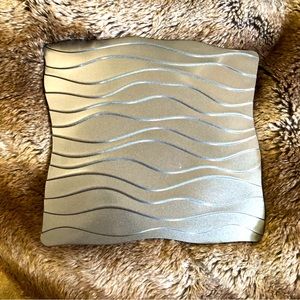 Stunning Square Wavy Edged Plate with lined detailed .  It would look fab decor